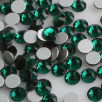 Стразы для ногтей Emerald
